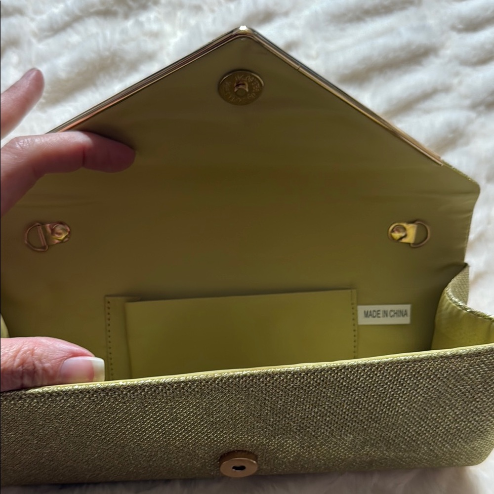 Gold Evening Clutch with detachable chains NEW - Picture 4 of 5